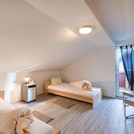 In Near Hochzillertal Area, Cleaning Included Holiday home *